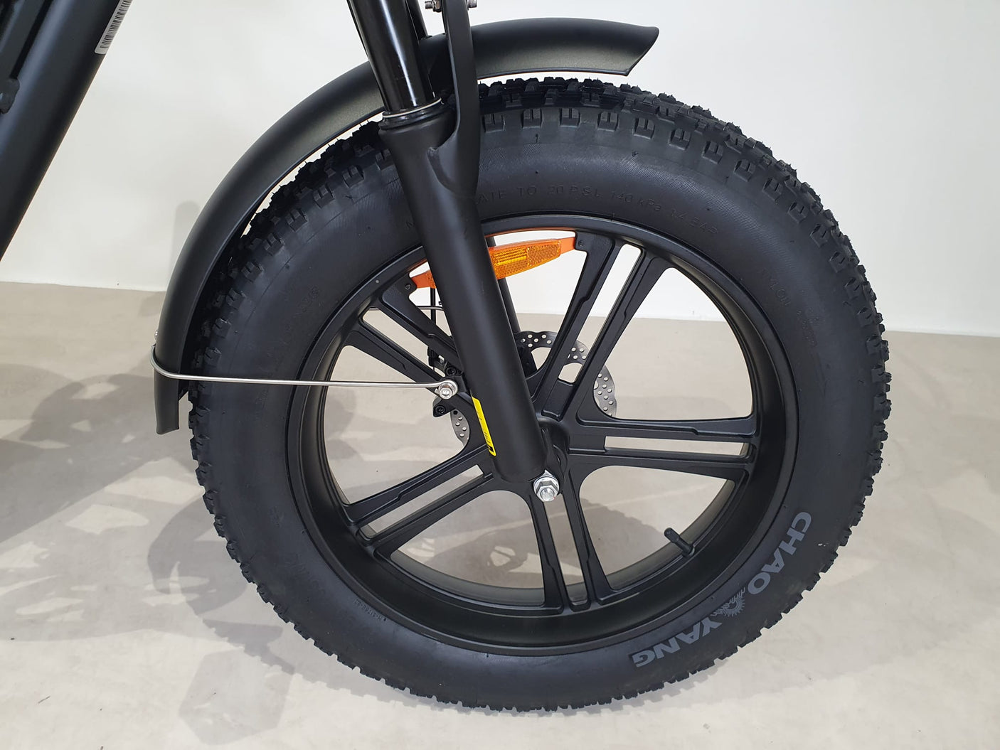 M20 Dual Battery Black